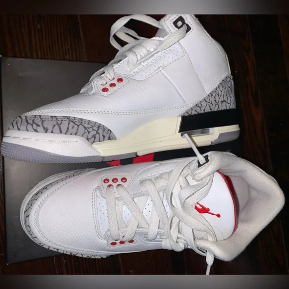 SNEAKERS - RETRO AIR JORDAN 3 WHITE CEMENT - Picture 3 of 7